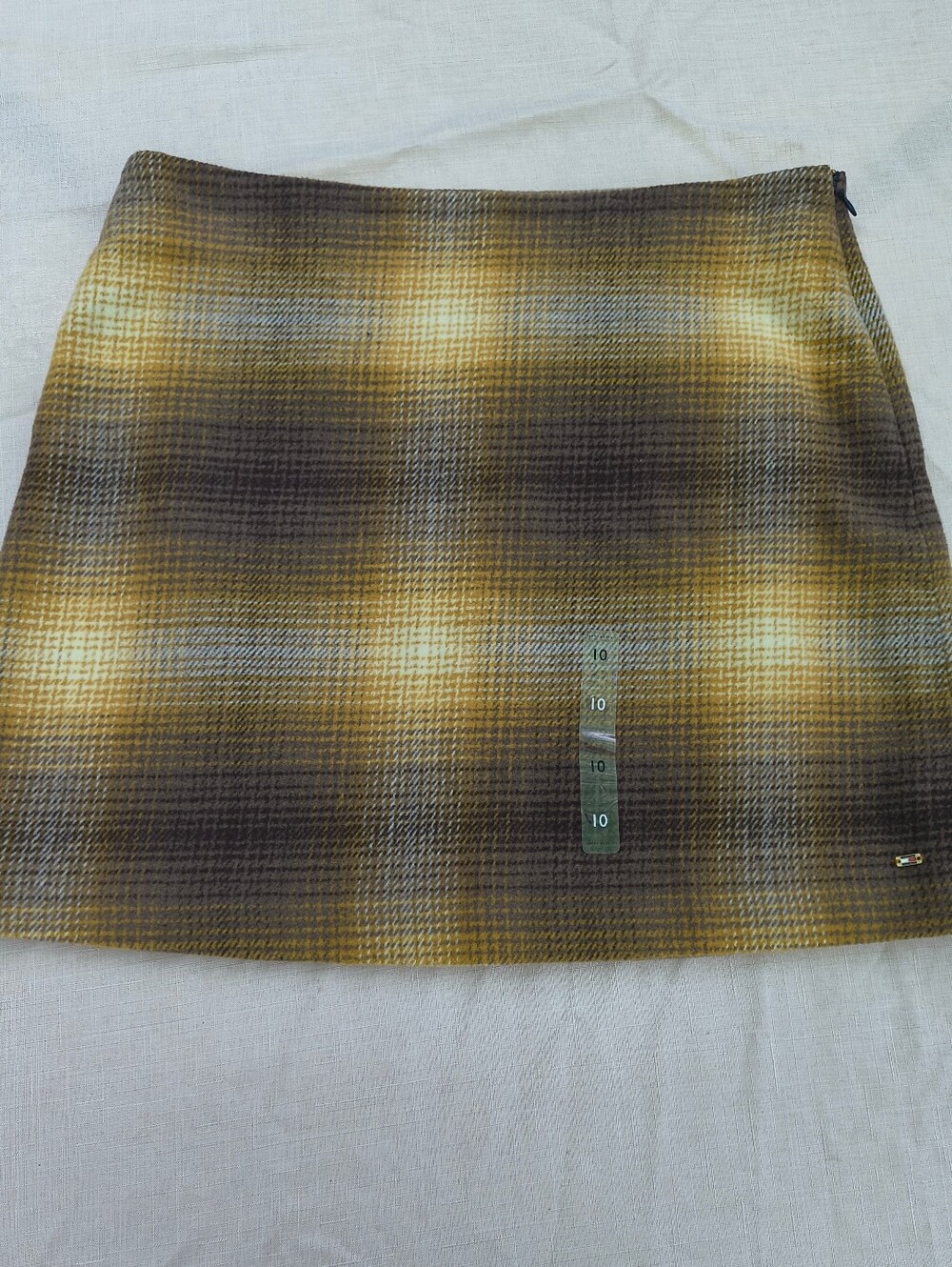 New Tommy Hilfiger Gold,Tan, White Plaid Wool Mini Skirt
